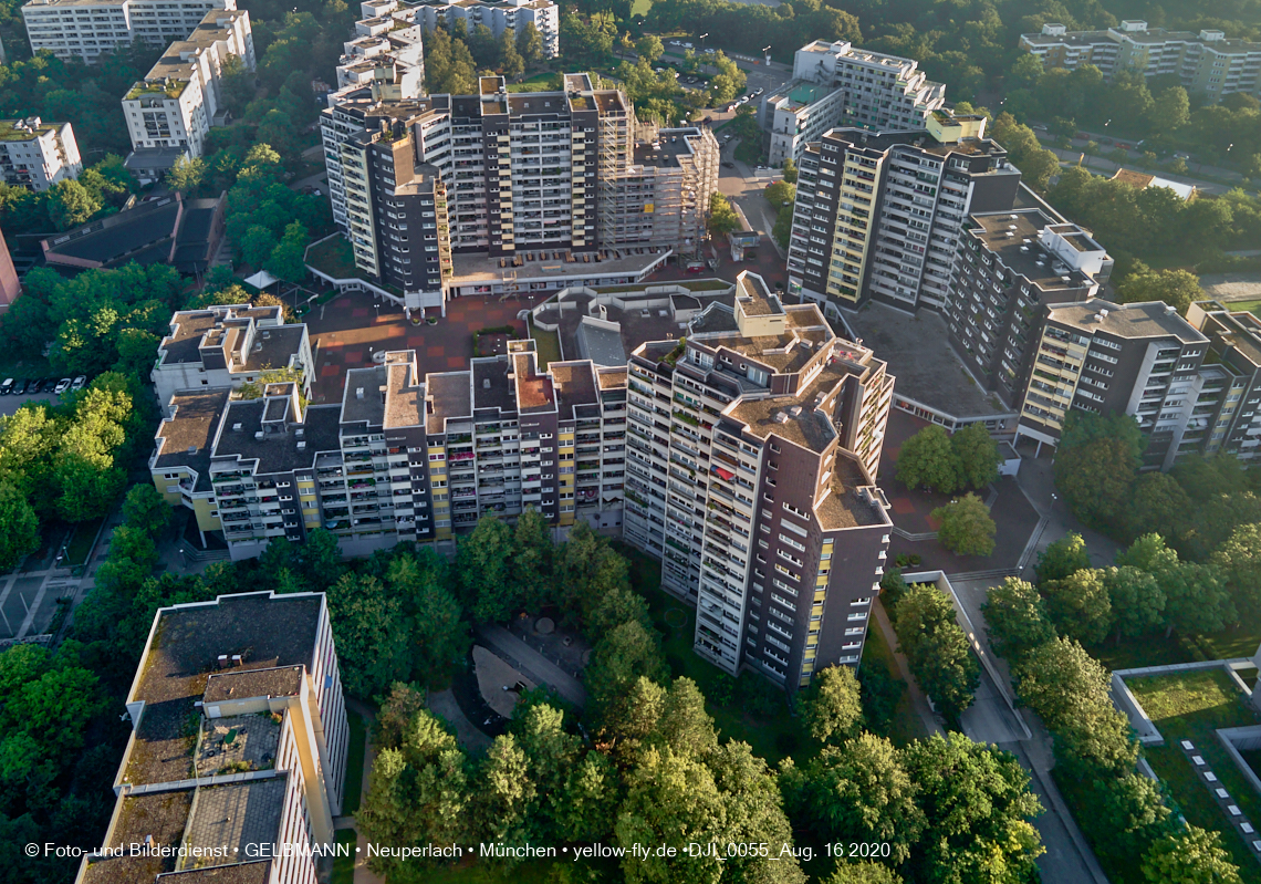 16.08.2020 Marx-Zentrum und Wohnanlage Karl-Marx-Ring 52-62 in Neuperlach