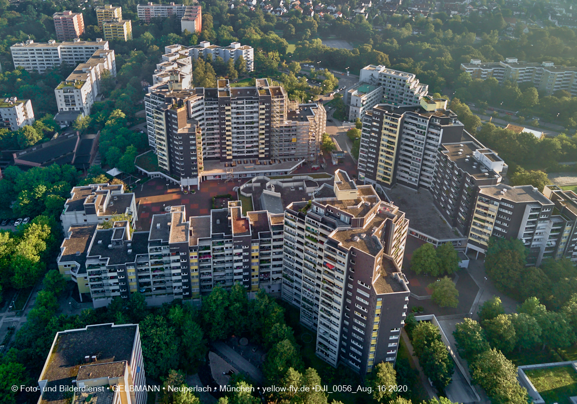 16.08.2020 Marx-Zentrum und Wohnanlage Karl-Marx-Ring 52-62 in Neuperlach
