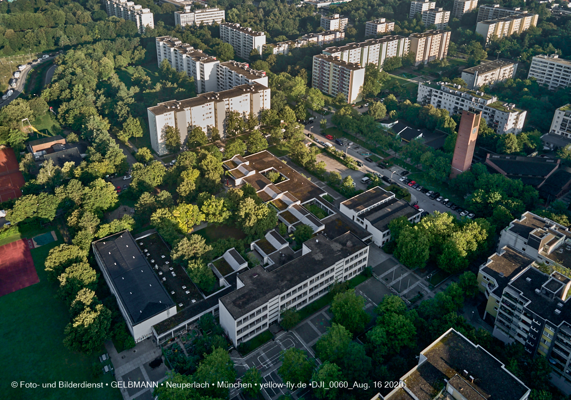 16.08.2020 Marx-Zentrum und Wohnanlage Karl-Marx-Ring 52-62 in Neuperlach
