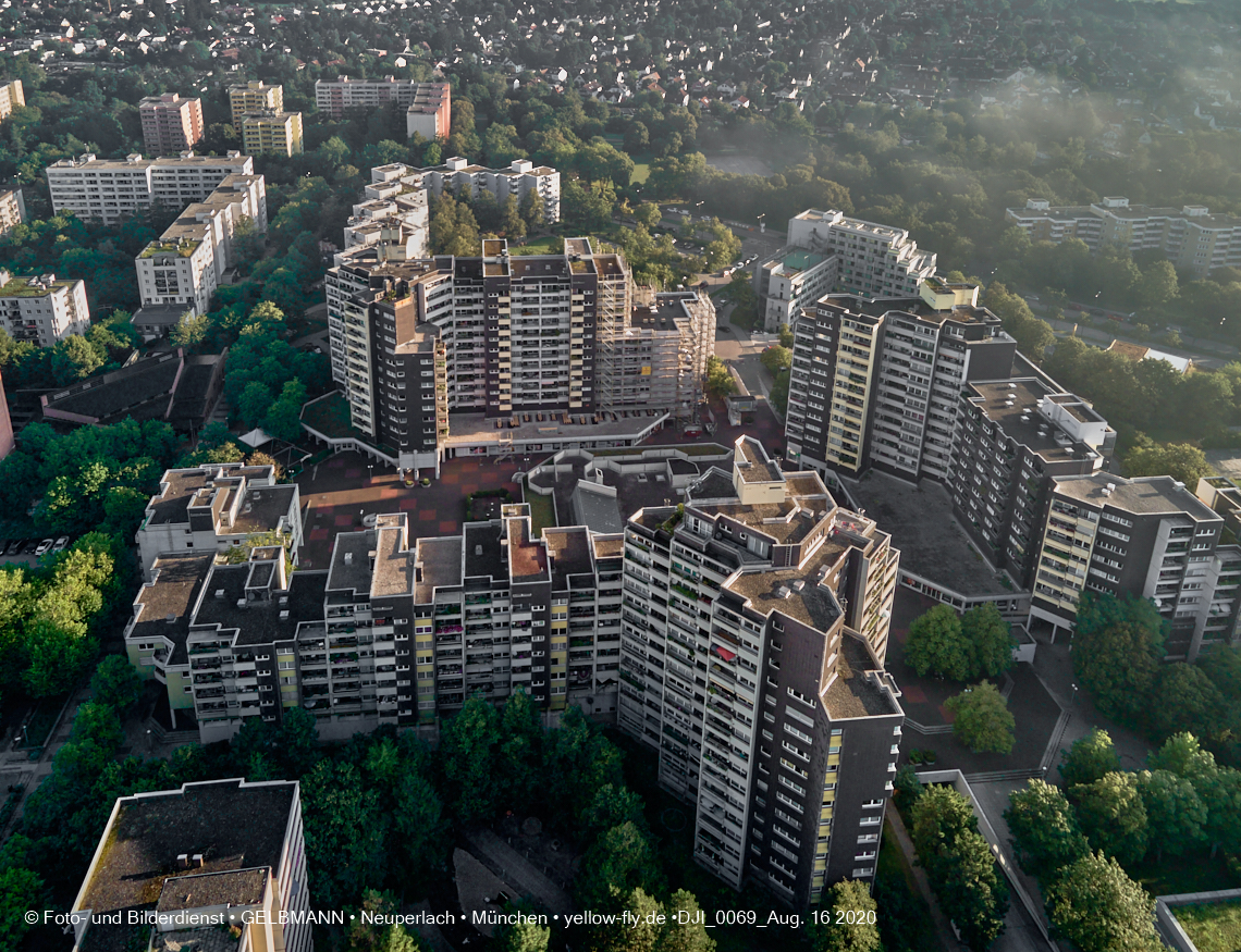 16.08.2020 Marx-Zentrum und Wohnanlage Karl-Marx-Ring 52-62 in Neuperlach