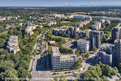20.08.2020 - Marx-Zentrum und Karl-Marx-Ring 52-62 und Studentenwohnheim in Neuperlach
