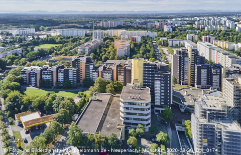 28.08.2020 - Marx-Zentrum, Studentenwohnheim, Wohnanlage Karl-Marx-Ring 52-62, KMR 53-57c Umgebung
