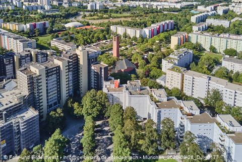28.08.2020 - Marx-Zentrum, Studentenwohnheim, Wohnanlage Karl-Marx-Ring 52-62, KMR 53-57c Umgebung