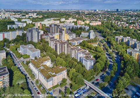 28.08.2020 - Marx-Zentrum, Studentenwohnheim, Wohnanlage Karl-Marx-Ring 52-62, KMR 53-57c Umgebung