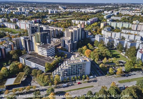08.10.2020 - Marx-Zentrum und Karl-Marx-Ring 52-62 und Studentenwohnheim in Neuperlach