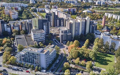 08.10.2020 - Marx-Zentrum und Karl-Marx-Ring 52-62 und Studentenwohnheim in Neuperlach