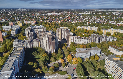 08.10.2020 - Marx-Zentrum und Karl-Marx-Ring 52-62 und Studentenwohnheim in Neuperlach