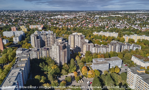 08.10.2020 - Marx-Zentrum und Karl-Marx-Ring 52-62 und Studentenwohnheim in Neuperlach