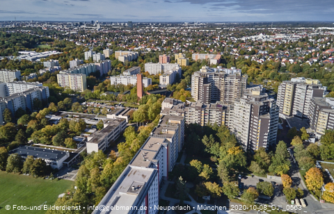 08.10.2020 - Marx-Zentrum und Karl-Marx-Ring 52-62 und Studentenwohnheim in Neuperlach