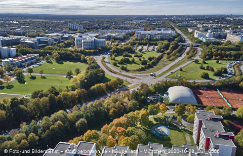 08.10.2020 - Marx-Zentrum und Karl-Marx-Ring 52-62 und Studentenwohnheim in Neuperlach