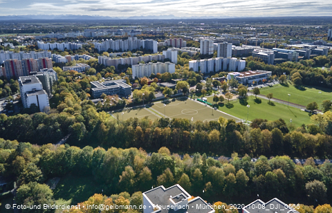 08.10.2020 - Marx-Zentrum und Karl-Marx-Ring 52-62 und Studentenwohnheim in Neuperlach