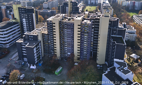 09.11.2020 - Marx-Zentrum und Karl-Marx-Ring 52-62 und Studentenwohnheim in Neuperlach
