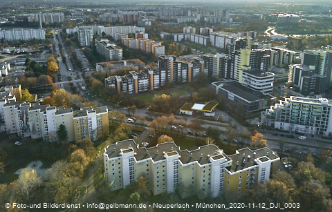 12.11.2020 - Marx-Zentrum und Karl-Marx-Ring 52-62 und Studentenwohnheim in Neuperlach