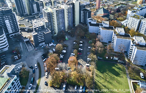 12.11.2020 - Marx-Zentrum und Karl-Marx-Ring 52-62 und Studentenwohnheim in Neuperlach