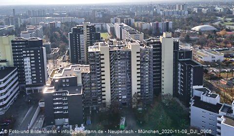 12.11.2020 - Marx-Zentrum und Karl-Marx-Ring 52-62 und Studentenwohnheim in Neuperlach