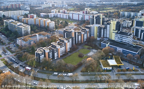 21.11.2020 - Marx-Zentrum und Karl-Marx-Ring 52-62 und Studentenwohnheim in Neuperlach