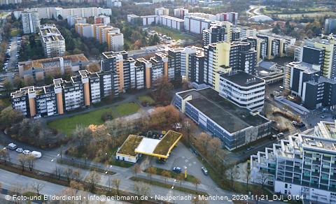 21.11.2020 - Marx-Zentrum und Karl-Marx-Ring 52-62 und Studentenwohnheim in Neuperlach