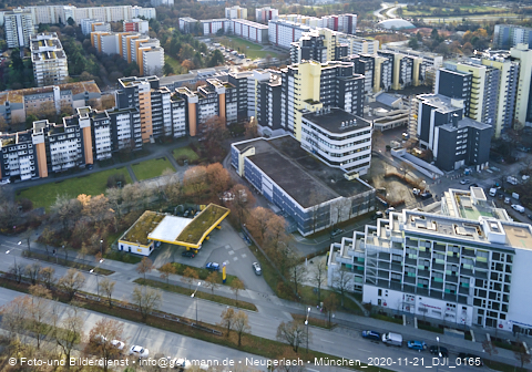 21.11.2020 - Marx-Zentrum und Karl-Marx-Ring 52-62 und Studentenwohnheim in Neuperlach