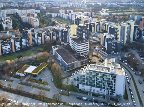 21.11.2020 - Marx-Zentrum und Karl-Marx-Ring 52-62 und Studentenwohnheim in Neuperlach