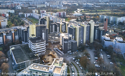 21.11.2020 - Marx-Zentrum und Karl-Marx-Ring 52-62 und Studentenwohnheim in Neuperlach