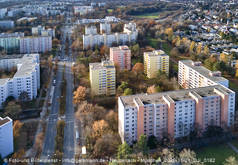 21.11.2020 - Marx-Zentrum und Karl-Marx-Ring 52-62 und Studentenwohnheim in Neuperlach