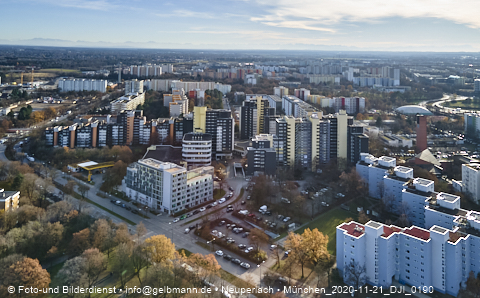 21.11.2020 - Marx-Zentrum und Karl-Marx-Ring 52-62 und Studentenwohnheim in Neuperlach