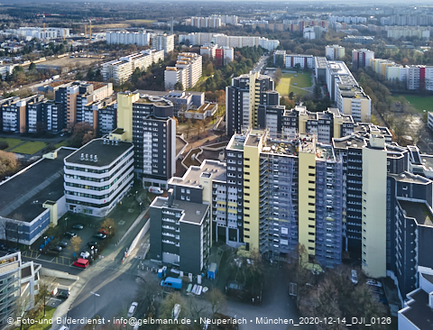 14.12.2020 - Marx-Zentrum und Karl-Marx-Ring 52-62 und Studentenwohnheim in Neuperlach
