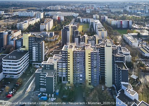 14.12.2020 - Marx-Zentrum und Karl-Marx-Ring 52-62 und Studentenwohnheim in Neuperlach