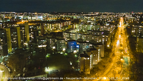 23.12.2020 - Marx-Zentrum und Karl-Marx-Ring 52-62 und Studentenwohnheim in Neuperlach
