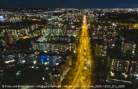 23.12.2020 - Marx-Zentrum und Karl-Marx-Ring 52-62 und Studentenwohnheim in Neuperlach