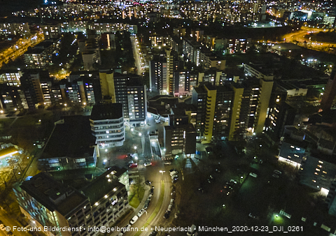 23.12.2020 - Marx-Zentrum und Karl-Marx-Ring 52-62 und Studentenwohnheim in Neuperlach