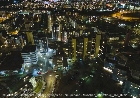 23.12.2020 - Marx-Zentrum und Karl-Marx-Ring 52-62 und Studentenwohnheim in Neuperlach