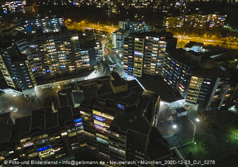 23.12.2020 - Marx-Zentrum und Karl-Marx-Ring 52-62 und Studentenwohnheim in Neuperlach