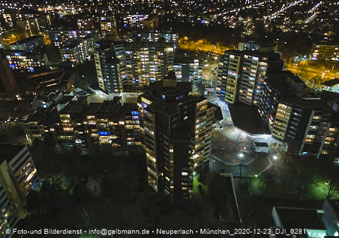 23.12.2020 - Marx-Zentrum und Karl-Marx-Ring 52-62 und Studentenwohnheim in Neuperlach
