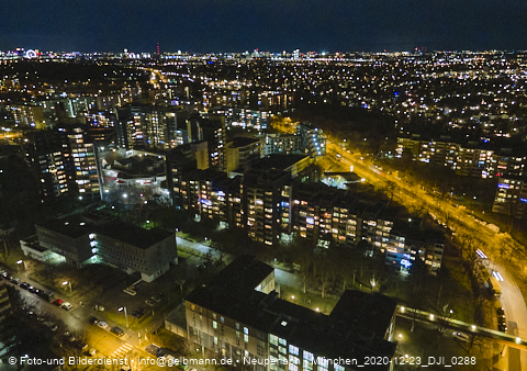 23.12.2020 - Marx-Zentrum und Karl-Marx-Ring 52-62 und Studentenwohnheim in Neuperlach