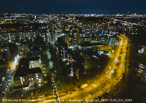 23.12.2020 - Marx-Zentrum und Karl-Marx-Ring 52-62 und Studentenwohnheim in Neuperlach