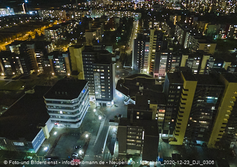 23.12.2020 - Marx-Zentrum und Karl-Marx-Ring 52-62 und Studentenwohnheim in Neuperlach