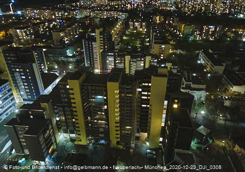 23.12.2020 - Marx-Zentrum und Karl-Marx-Ring 52-62 und Studentenwohnheim in Neuperlach