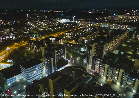 23.12.2020 - Marx-Zentrum und Karl-Marx-Ring 52-62 und Studentenwohnheim in Neuperlach