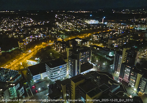 23.12.2020 - Marx-Zentrum und Karl-Marx-Ring 52-62 und Studentenwohnheim in Neuperlach