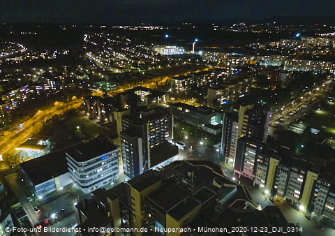 23.12.2020 - Marx-Zentrum und Karl-Marx-Ring 52-62 und Studentenwohnheim in Neuperlach