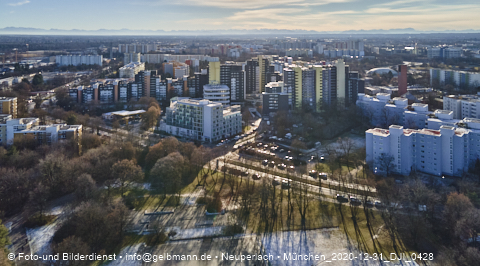 31.12.2020 - Marx-Zentrum und Karl-Marx-Ring 52-62 und Studentenwohnheim in Neuperlach