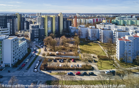04.02.2021 - Marx-Zentrum und Karl-Marx-Ring 52-62 und Studentenwohnheim in Neuperlach