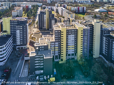 04.02.2021 - Marx-Zentrum und Karl-Marx-Ring 52-62 und Studentenwohnheim in Neuperlach