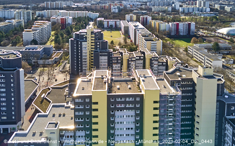 04.02.2021 - Marx-Zentrum und Karl-Marx-Ring 52-62 und Studentenwohnheim in Neuperlach