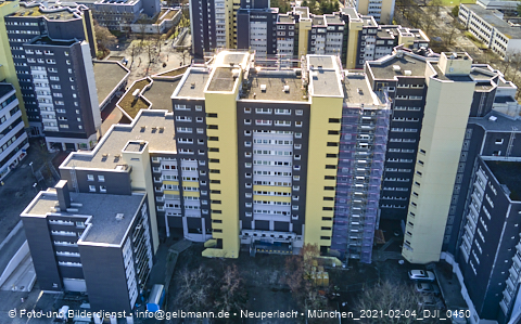 04.02.2021 - Marx-Zentrum und Karl-Marx-Ring 52-62 und Studentenwohnheim in Neuperlach