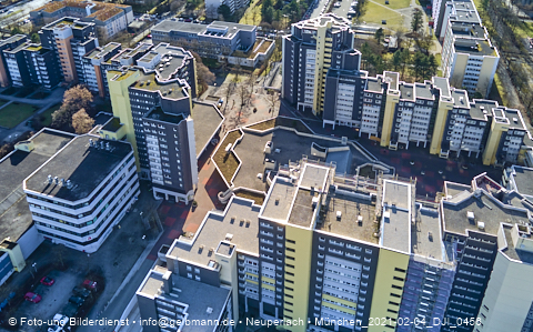 04.02.2021 - Marx-Zentrum und Karl-Marx-Ring 52-62 und Studentenwohnheim in Neuperlach