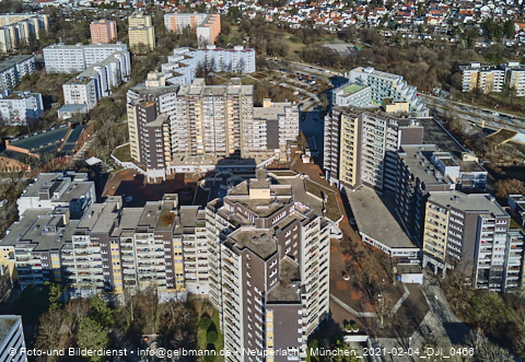 04.02.2021 - Marx-Zentrum und Karl-Marx-Ring 52-62 und Studentenwohnheim in Neuperlach