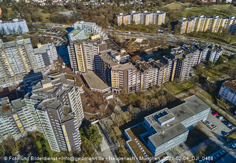 04.02.2021 - Marx-Zentrum und Karl-Marx-Ring 52-62 und Studentenwohnheim in Neuperlach