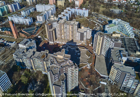 04.02.2021 - Marx-Zentrum und Karl-Marx-Ring 52-62 und Studentenwohnheim in Neuperlach